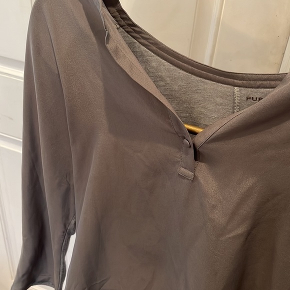 PUROTTATO boutique silky grey front top - Picture 4 of 7
